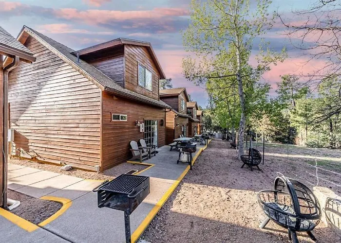 #5 Black Bear - Pet Friendly - Sleeps 6 - Playground & Game Chalet Payson